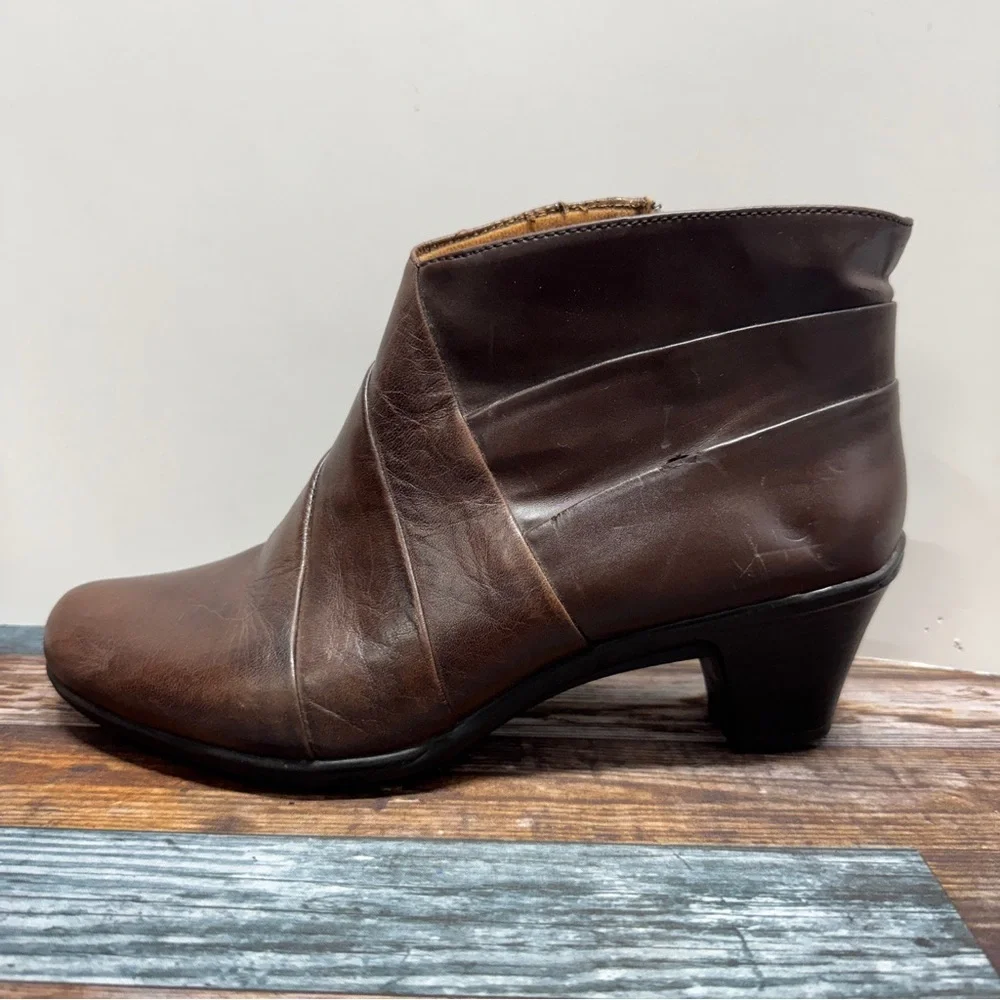 Earth Spirit Classics Women's Brown Leather Ankle Booties with Low Heel